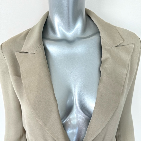 Valentino women silk jacket size 4 US Authentic Retail 850$ - Picture 3 of 8
